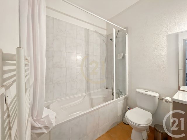 Appartement T3 &agrave; louer - 3 pi&egrave;ces - 40,38 m2 - St Florent - 202 - CORSE