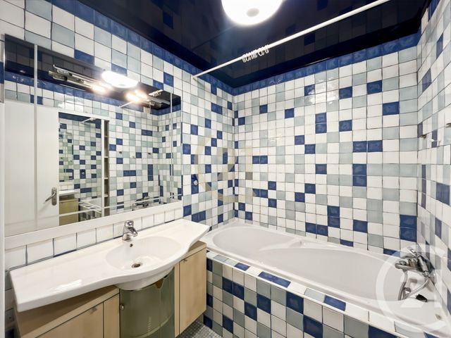 Appartement T5 &agrave; louer - 5 pi&egrave;ces - 93,50 m2 - Bastia - 202 - CORSE