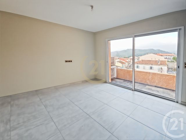 Appartement F3 &agrave; vendre - 3 pi&egrave;ces - 74,30 m2 - St Florent - 202 - CORSE