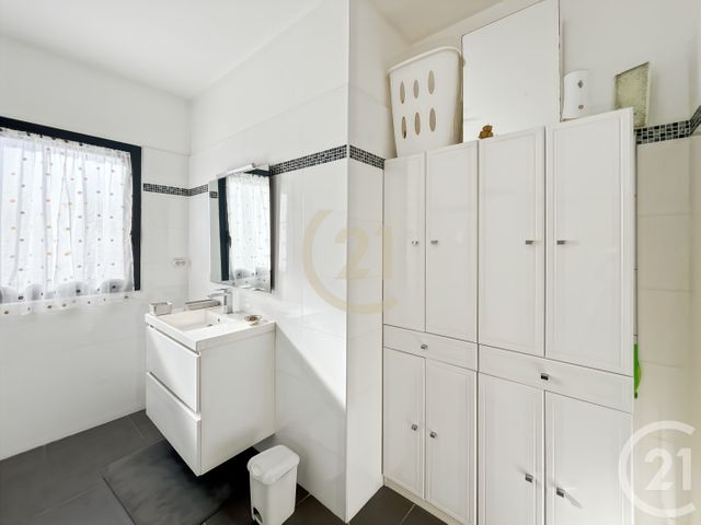 Appartement T2 &agrave; louer - 2 pi&egrave;ces - 52,64 m2 - St Florent - 202 - CORSE