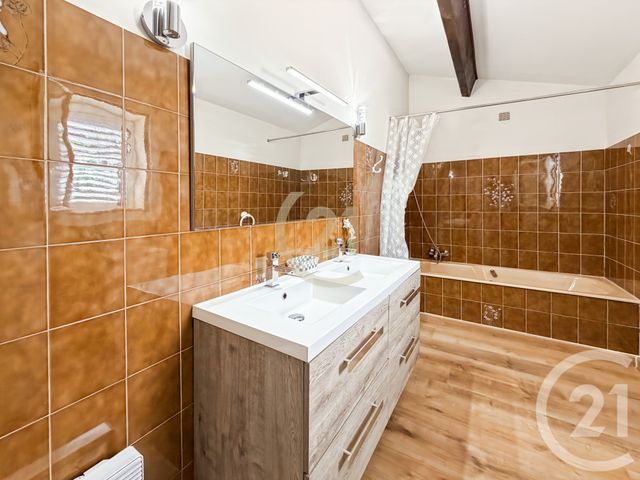 Appartement T3 &agrave; louer - 3 pi&egrave;ces - 91,35 m2 - St Florent - 202 - CORSE