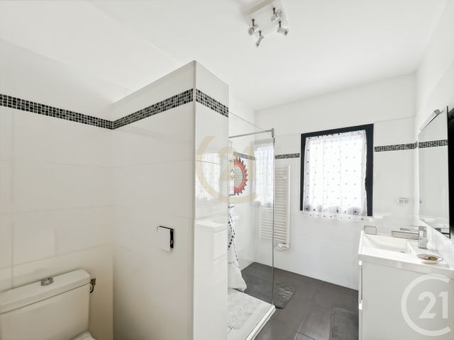 Appartement T2 &agrave; louer - 2 pi&egrave;ces - 52,64 m2 - St Florent - 202 - CORSE